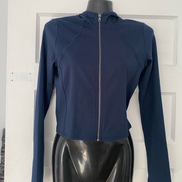 HOLLISTER BRAND NEW WITH TAGS THREE PIECE BUNDLE MEDIUM - Picture 2 of 10